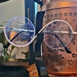 New 2.0 Unique Glass Magnifiers Never Used